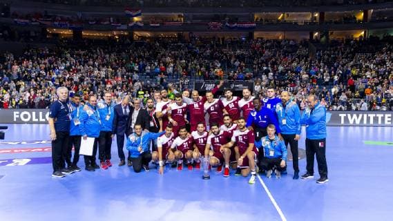 Die katarischen Spieler freuen sich ueber den Sieg im President s Cup. Russland vs. Katar, Presidents Cup Finale, Handball, IHF Handball Weltmeisterschaft, 20.01.19 Koeln Nordrhein-Westfalen Germany Lanxess-Arena Copyright: xAgentur54Gradx xFelixxKoenigx