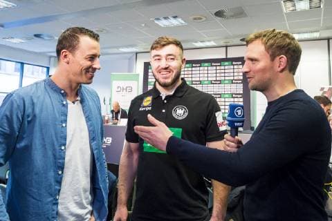 Köln, Deutschland 20. Januar 2019: WM 2019 Männer - Mediaday Deutschland v.li. Dominik Klein (ARD-Experte), Jannik Kohlbacher (Deutschland Rhein-Neckar Loewen), ARD Moderator Lennert Brinkhoff Köln AOK Nordrhein-Westfalen Deutschland