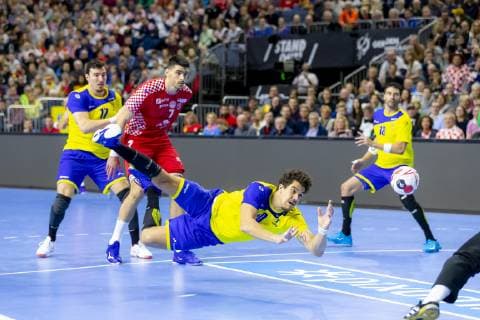 Handball WM, Brasilien - Kroatien Jose Toledo (Nr. 10, Brasilien) gegen Luka Steopancic (Nr. 7, Kroatien). Brasilien vs. Kroatien, Hauptrunde, Handball, IHF Handball Weltmeisterschaft, 20.01.19 Koeln Nordrhein-Westfalen Germany Lanxess-Arena Copyright: xAgentur54Gradx xFelixxKoenigx
