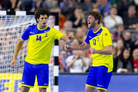 Handball WM, Brasilien - Kroatien Thiagus Petrus Santos (Nr. 14, Brasilien) und Haniel Langaro (Nr. 37, Brasilien) freuen sich jubeln. Brasilien vs. Kroatien, Hauptrunde, Handball, IHF Handball Weltmeisterschaft, 20.01.19 Koeln Nordrhein-Westfalen Germany Lanxess-Arena Copyright: xAgentur54Gradx xFelixxKoenigx