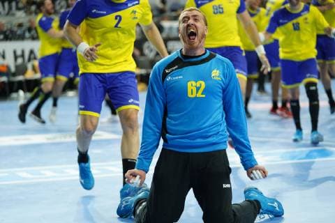 GER, IHF WM 2019, Brasilien (BRA) vs Kroatien (CRO) 20.01.2019, Lanxess Arena Koeln, GER, IHF WM 2019, Brasilien (BRA) vs Kroatien (CRO) im Bild picture shows: die Brasilianer freuen sich ueber den aussergewöhnlichen Sieg, Leonardo Tercariol Torwart (BRA 62),