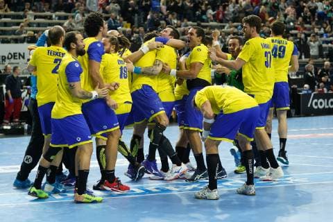 GER, IHF WM 2019, Brasilien (BRA) vs Kroatien (CRO) 20.01.2019, Lanxess Arena Koeln, GER, IHF WM 2019, Brasilien (BRA) vs Kroatien (CRO) im Bild picture shows: die Brasilianer freuen sich ueber den aussergewöhnlichen Sieg, Gustavo Rodrigues (BRA 95), Jose Toledo (BRA 10), Felipe Borges (BRA 18), Leonardo Tercariol Torwart (BRA 62),