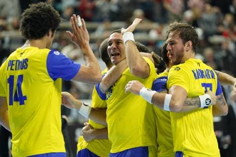 GER, IHF WM 2019, Brasilien (BRA) vs Kroatien (CRO) 20.01.2019, Lanxess Arena Koeln, GER, IHF WM 2019, Brasilien (BRA) vs Kroatien (CRO) im Bild picture shows: die Brasilianer freuen sich ueber den aussergewöhnlichen Sieg, Thiagus Petrus (BRA 14), Rudolph Hackbarth (BRA 77), Vinicius Teixeira (BRA 25),