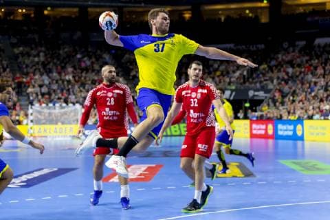 Haniel Langaro (Nr. 37, Brasilien) gegen Ivan Sliskovic (Nr. 32, Kroatien) und Zeljko Musa (Nr. 28, Kroatien). Brasilien vs. Kroatien, Hauptrunde, Handball, IHF Handball Weltmeisterschaft, 20.01.19 Koeln Nordrhein-Westfalen Germany Lanxess-Arena Copyright: xAgentur54Gradx xFelixxKoenigx