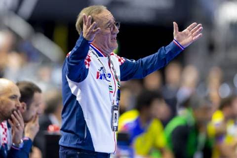 Trainer Lino Cervar ist niedergeschlagen deprimiert enttaeuscht. Brasilien vs. Kroatien, Hauptrunde, Handball, IHF Handball Weltmeisterschaft, 20.01.19 Koeln Nordrhein-Westfalen Germany Lanxess-Arena Copyright: xAgentur54Gradx xFelixxKoenigx