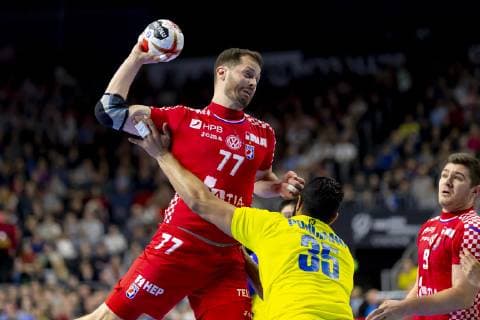 Damir Bicanic (Nr. 77, Kroatien) gegen Thiago Ponciano (Nr. 35, Brasilien). Brasilien vs. Kroatien, Hauptrunde, Handball, IHF Handball Weltmeisterschaft, 20.01.19 Koeln Nordrhein-Westfalen Germany Lanxess-Arena Copyright: xAgentur54Gradx xFelixxKoenigx