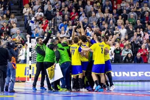 Brasiliens Spieler freuen sich ueber den Sieg. Brasilien vs. Kroatien, Hauptrunde, Handball, IHF Handball Weltmeisterschaft, 20.01.19 Koeln Nordrhein-Westfalen Germany Lanxess-Arena Copyright: xAgentur54Gradx xFelixxKoenigx