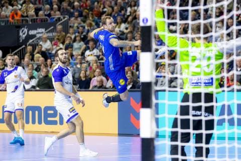 Valentin Porte (Nr. 28, Frankreich) gegen Textur Orn Einersson (Nr. 31, Island) und Agust Eli Bjorgvinsson (Nr. 20, Island). Island vs. Frankreich, Hauptrunde, Handball, IHF Handball Weltmeisterschaft, 20.01.19 Koeln Nordrhein-Westfalen Germany Lanxess-Arena Copyright: xAgentur54Gradx xFelixxKoenigx