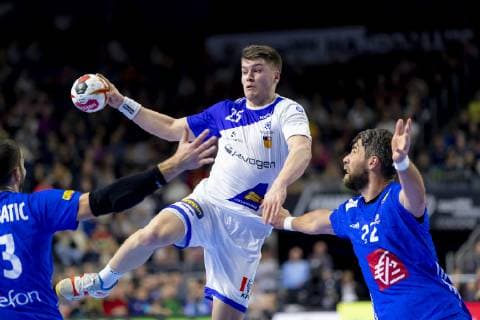 Handball WM, Island - Frankreich Elvar Oro Jonsson (Nr. 25, Island) gegen Luka Karabatic (Nr. 22, Frankreich). Island vs. Frankreich, Hauptrunde, Handball, IHF Handball Weltmeisterschaft, 20.01.19 Koeln Nordrhein-Westfalen Germany Lanxess-Arena Copyright: xAgentur54Gradx xFelixxKoenigx