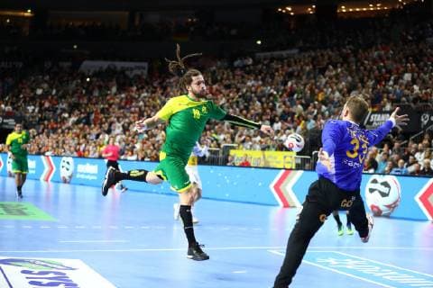 Felipe Borges (Brasilien) im Zweikampf mit Gonzalo Perez De Vargas Moreno (Spanien), Spanien vs Brasilien, IHF Maenner Handball Weltmeisterschaft, 21.01.2019 Fotograf Neis Eibner Spanien vs Brasilien, IHF Maenner Handball Weltmeisterschaft, 21.01.2019 Köln Copyright: xEIBNER Alexander_Neisx EP_ANS