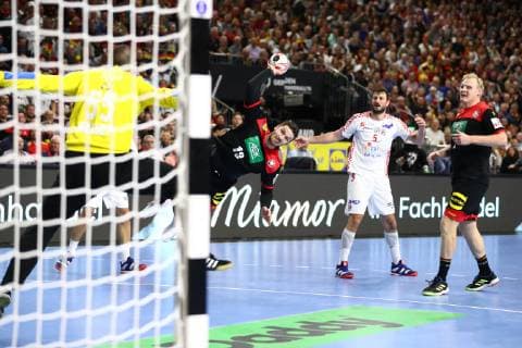 Hendrik Pekeler (Deutschland) trifft gegen Marim Sego (Kroatien), Kroatien vs Deutschland, IHF Maenner Handball Weltmeisterschaft, 21.01.2019 Fotograf Neis Eibner Kroatien vs Deutschland, IHF Maenner Handball Weltmeisterschaft, 21.01.2019 Köln Copyright: xEIBNER Alexander_Neisx EP_ANS