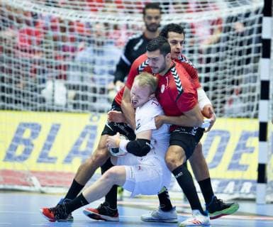 Anders Zachariassen of Denmark against Yehia El-Deraa of Egypt during the men s IHF Handball World Championship WM Weltmeisterschaft Main Round Group 2 match between Egypt and Denmark in Herning, Denmark, Monday, Jan. 21, 2019.. , Herning Jylland Denmark Copyright: HenningxBagger HenningxBaggerx COP105 spdk20190121-211057-L
