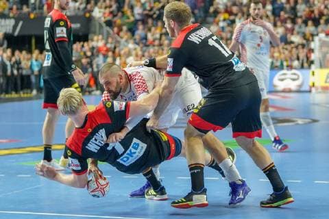 GER, IHF WM 2019, Kroatien (CRO vs Deutschland (GER) 21.01.2019, Lanxess Arena,Koeln, GER, IHF WM 2019, Kroatien (CRO vs Deutschland (GER), im Bild picture shows: Patrick Wiencek (GER 7), Zeljko Musa (CRO 28),