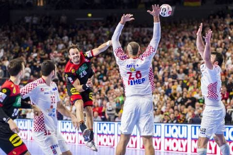 Sport Bilder des Tages Köln, Deutschland 21. Januar 2019: WM 2019 Männer - Hauptrunde - Kroatien vs. Deutschland Kai Häfner Haefner (Deutschland TSV Hannover), Zeljko Musa (Kroatien Fuechse Berlin), Domagoj Duvnjak (Kroatien THW Kiel) Köln Lanxess Arena Nordrhein-Westfalen Deutschland