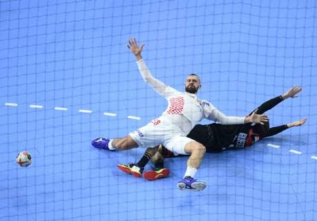 vl: Zeljko Musa (28 CRO), Patrick Groetzki (24 GER) Hauptrunde: Kroatien - Deutschland in Koeln, Deutschland am 21.01.2019. IHF - Handball Weltmeisterschaft der Maenner in Deutschland und Daenemark 2019,