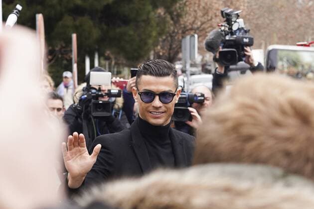 Sport Themen der Woche KW04 Sport Bilder des Tages January 22, 2019 - Madrid, Spain - Juventus forward and former Real Madrid player Cristiano Ronaldo leaves after attending a court hearing for tax evasion in Madrid on January 22, 2019. Ronaldo is expected to be given a hefty fine after Spanish tax authorities and the player s advisors made a deal to settle claims he hid income generated from image rights when he played for Real Madrid. Cristiano Ronaldo s Attends Court For Tax Fraud Trial  - ZUMAn230 20190122_zaa_n230_030 Copyright: xOscarxGonzalezx