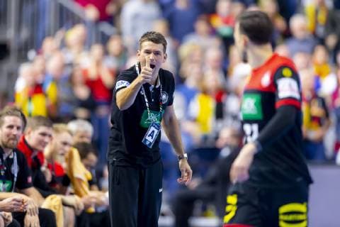 Trainer Christian Prokop spricht mit Patrick Groetzki (Nr. 24, Deutschland). Kroatien vs. Deutschland, Hauptrunde, Handball, IHF Handball Weltmeisterschaft, 21.01.19 Koeln Nordrhein-Westfalen Germany Lanxess-Arena Copyright: xAgentur54Gradx xFelixxKoenigx