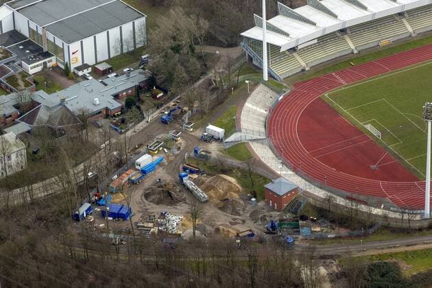 Fußball, Stadiongeschichte SG Wattenscheid 09 Lohrheidestadion der SG Wattenscheid 09 e.V., Olympiastützpunkt Hollandstraße Klaus-Steilmann-Halle, Wattenscheid, Gelsenkirchen, Ruhrgebiet, Nordrhein-Westfalen, Deutschland !ACHTUNGxMINDESTHONORARx60xEURO!