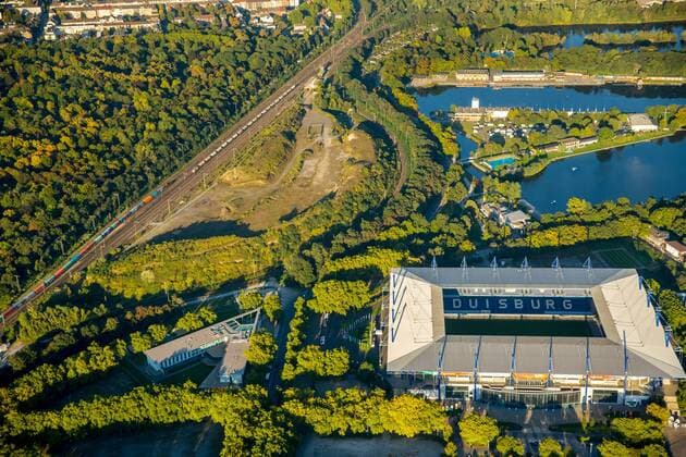 Die Deutsche Bahn will die Schotterdeponie nördlich des Sportparks Wedau rekultivieren, geplante Sporthalde Wedau, Regattabahn wedau und Wedaustadion, MSV-Arena, Schau-ins-Land-Arena Duisburg, Jugendherberge Duisburg Sportpark, Duisburg-Wedau, Duisburg, Ruhrgebiet, Nordrhein-Westfalen, Deutschland !ACHTUNGxMINDESTHONORARx60xEURO!