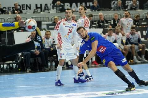 GER, IHF WM 2019, Frankreich (FRA) vs Kroatien (CRO) 23.01.2019, Lanxess Arena,Koeln, GER, IHF WM 2019, Frankreich (FRA) vs Kroatien (CRO) im Bild picture shows: Nedim Remili (FRA 5), trifft hier nicht im Tor Marin Å ego Torwart (CRO 55),
