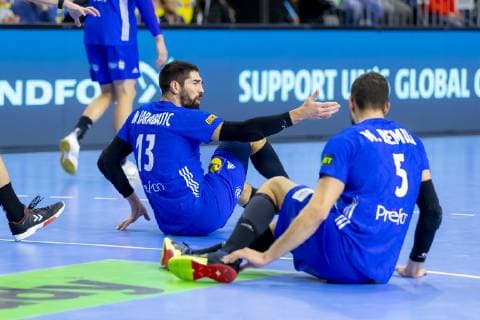 Melvyn Richardson (Nr. 9, Frankreich), Nikola Karabatic (Nr. 13, Frankreich), Nedim Remili (Nr. 5, Frankreich) sind niedergeschlagen deprimiert enttaeuscht. Frankreich vs. Kroatien, Hauptrunde, Handball, IHF Handball Weltmeisterschaft, 23.01.19 Koeln Nordrhein-Westfalen Germany Lanxess-Arena Copyright: xAgentur54Gradx xFelixxKoenigx