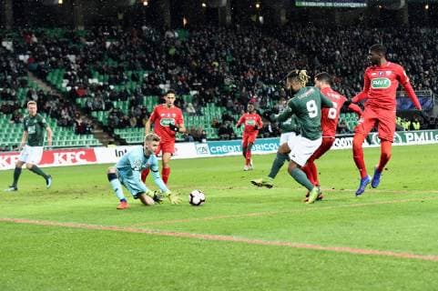lois diony (saint etienne) vs alex runarsson (dijon) FOOTBALL : Saint Etienne vs Dijon - 16e de Finale de Coupe de France - 23 01 2019 FredericChambert Panoramic 