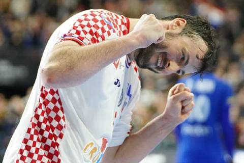 GER, IHF WM 2019, Frankreich (FRA) vs Kroatien (CRO) 23.01.2019, Lanxess Arena,Koeln, GER, IHF WM 2019, Frankreich (FRA) vs Kroatien (CRO) im Bild picture shows: Domagoj Duvnjak (CRO 5), freut sich ueber sein letztes Tor in dem Spiel kurz vor Schluss Torjubel Jubel Jubellauf,
