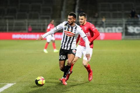 10 ANGELO FULGINI (SCO) - 14 ANTONIN BOBICHON (NIM) FOOTBALL : Nimes vs Angers - Ligue 1 Conforama - 23 01 2019 FEP Panoramic 