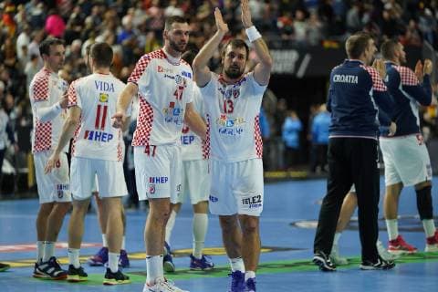 GER, IHF WM 2019, Frankreich (FRA) vs Kroatien (CRO) 23.01.2019, Lanxess Arena,Koeln, GER, IHF WM 2019, Frankreich (FRA) vs Kroatien (CRO) im Bild picture shows: die Kroaten freuen sich ueber den Sieg und verabschieden sich.. Jakov VrankoviÄ‡ (CRO 47),