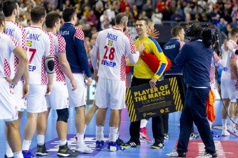 Sport Bilder des Tages Marin Sego (Nr. 55, Kroatien) wird zum Player of the Match (PotM) gewaehlt. Frankreich vs. Kroatien, Hauptrunde, Handball, IHF Handball Weltmeisterschaft, 23.01.19 Koeln Nordrhein-Westfalen Germany Lanxess-Arena Copyright: xAgentur54Gradx xFelixxKoenigx