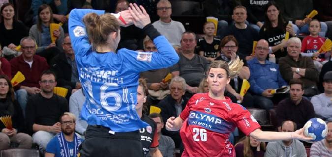 23.01.2019, Deutschland, Bietigheim, Handball Bundesliga Frauen 12. Spieltag, Saison 2018 2019 SG BBM Bietigheim vs. Thüringer HC: v.l. Ann-Cathrin Giegerich (THC), Angela Malestein (BBM)