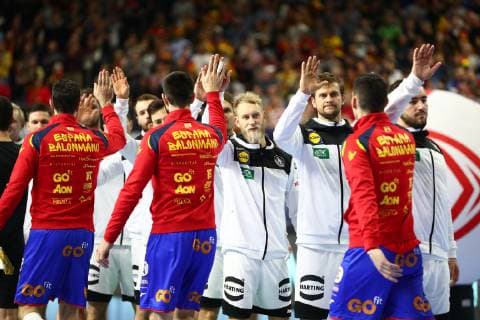die beiden Mannschaften begruessen sich, Deutschland vs Spanien, IHF Maenner Handball Weltmeisterschaft, 23.01.2019 Fotograf Neis Eibner Deutschland vs Spanien, IHF Maenner Handball Weltmeisterschaft, 23.01.2019 Köln Copyright: xEIBNER Alexander_Neisx EP_ANS