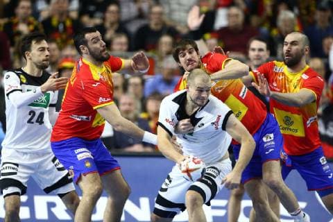 Paul Drux (Deutschland) im Zweikampf mit Gedeon Vilaplana Guardiola (Spanien), Viran Morros De Argila (Spanien) und Joan Reixach Canellas (Spanien), Deutschland vs Spanien, IHF Maenner Handball Weltmeisterschaft, 23.01.2019 Fotograf Neis Eibner Deutschland vs Spanien, IHF Maenner Handball Weltmeisterschaft, 23.01.2019 Köln Copyright: xEIBNER Alexander_Neisx EP_ANS