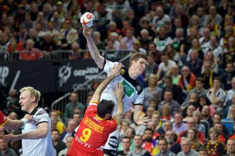 Handball Köln 23.01.2019 Weltmeisterschaft 2019 Weltmeisterschaften der Männer Hauptrunde Deutschland (GER) - Spanien (ESP) Finn Lemke (Deutschland, No.06) ENTRERRIOS RODRIGUEZ Raul (Spanien, No.09)