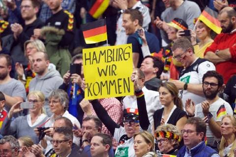 Handball Köln 23.01.2019 Weltmeisterschaft 2019 Weltmeisterschaften der Männer Hauptrunde Deutschland (GER) - Spanien (ESP) Jubel nach dem Sieg Team GER Hamburg wir kommen