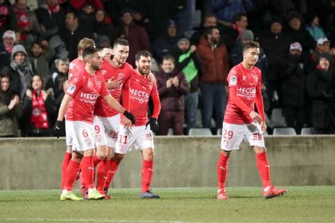 09 CLEMENT DEPRES (NIM) - 11 TEJI SAVANIER (NIM) - JOIE FOOTBALL : Nimes vs Angers - Ligue 1 Conforama - 23 01 2019 FEP Panoramic 