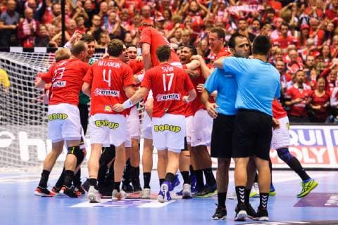 190123 Players of Denmark celebrates after the IHF World Handball Championship match between Denmark and Sweden on January 23, 2019 in Herning. Photo: Petter Arvidson BILDBYRN kod PA 92213 Copyright: PETTERxARVIDSON BB190123PA146