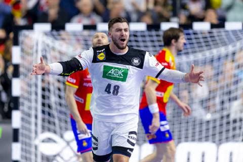 Jannik Kohlbacher (Nr. 48, Deutschland) freut sich jubelt. Deutschland vs. Spanien, Hauptrunde, Handball, IHF Handball Weltmeisterschaft, 23.01.19 Koeln Nordrhein-Westfalen Germany Lanxess-Arena Copyright: xAgentur54Gradx xFelixxKoenigx