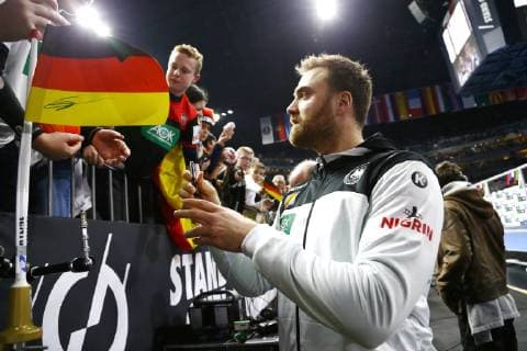 Andreas Wolf (Deutschland) gibt Autogramme, Deutschland vs Spanien, IHF Maenner Handball Weltmeisterschaft, 23.01.2019 Fotograf Neis Eibner Deutschland vs Spanien, IHF Maenner Handball Weltmeisterschaft, 23.01.2019 Köln Copyright: xEIBNER Alexander_Neisx EP_ANS