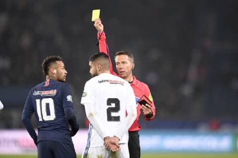 Sport Bilder des Tages 10 NEYMAR JR (PSG) - JOHAN HAMEL (ARBITRE) - CARTON JAUNE FOOTBALL : Paris SG vs Strasbourg - Coupe de France - 23 01 2019 AnthonyBIBARD FEP Panoramic 