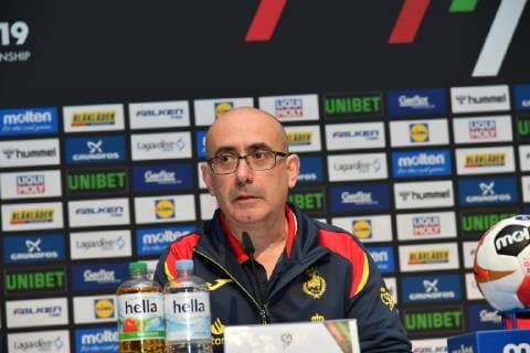 GER, IHF WM 2019, Deutschland (GER) vs Spanien (ESP) 23.01.2019, Lanxess Arena,Koeln, GER, IHF WM 2019, Deutschland (GER) vs Spanien (ESP), im Bild picture shows: Pressekonferenz (PK) nach dem Spiel, Jordi Ribera Trainer Headcoach (ESP),