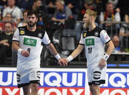 Handball Weltmeisterschaft 2019 Hauptrunde in Köln. Deutschland - Spanien 23.01.2019. Tim Suton (li.) und Matthias Musche (beide Deut.).