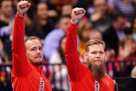 190125 Players of Denmark celebrates during the IHF World Handball Championship match between Denmark and France on January 25, 2019 in Hamburg. Photo: Ludvig Thunman BILDBYRN kod LT 35584 Copyright: LUDVIGxTHUNMAN BB190125LT004