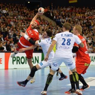 Sport Bilder des Tages Handball, Herren, Weltmeisterschaft 2019 in Deutschland und Dänemark, 1. Halbfinale, Dänemark - Frankreich, Mikkel Hansen (Nr. 24, Dänemark), Ludovic Fabregas (Nr. 23, Frankreich), Valentin Porte (Nr. 28, Frankreich), Anders Zachariassen (Nr. 14, Dänemark), 25.01.19, Copyright: xMichaelxHundtx xMatthiasxKochx