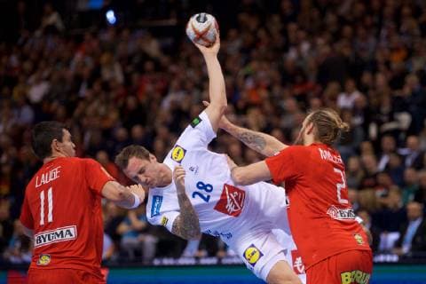 Handball Hamburg 25.01.2019 Weltmeisterschaft 2019 Weltmeisterschaften der Männer Halbfinale Dänemark (DAN) vs Frankreich (FRA) PORTE Valentin (Frankreich, No.28) MoLLGAARD Henrik Möllgaard Mollgaard (Dänemark, No.21) LAUGE SCHMIDT Rasmus (Dänemark, No.11)