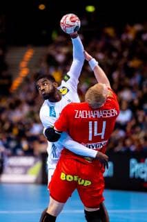 Hamburg, 25. Januar 2019 - Handball, IHF Men s World Championship WM Weltmeisterschaft 2019, Dänemark - Frankreich: Dika Mem (Frankreich, 10), Anders Zachariassen (Dänemark, 14)