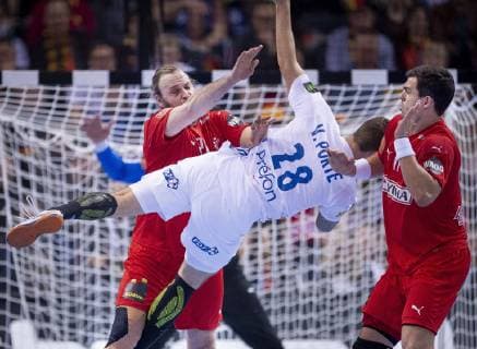 Henrik Moellgaard and Rasmus Lauge of Denmark and Valentin Porte of France during the men s IHF Handball World Championship WM Weltmeisterschaft semifinal between Denmark-France in Hamburg , Germany, on Friday, Jan. 25, 2019. , Hamburg Denmark Copyright: Scanpix LiselottexSabroex COP102 spdk20190125-182810-L