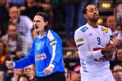 190125 Goalkeeper Jannick Green of Denmark celebrates while Melvyn Richardson of France looks dejected during the IHF World Handball Championship match between Denmark and France on January 25, 2019 in Hamburg. Photo: Ludvig Thunman BILDBYRN kod LT 35584 Copyright: LUDVIGxTHUNMAN BB190125LT025