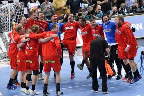 GER, IHF WM 2019, Daenemark (DEN) vs Frankreich (FRA) 25.01.2019, GER, IHF WM 2019, Daenemark (DEN) vs Frankreich (FRA) im Bild die daenische Mannschaft jubelt ueber den Einzug ins Finale