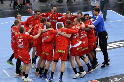 GER, IHF WM 2019, Daenemark (DEN) vs Frankreich (FRA) 25.01.2019, GER, IHF WM 2019, Daenemark (DEN) vs Frankreich (FRA) im Bild die daenische Mannschaft jubelt ueber den Einzug ins Finale